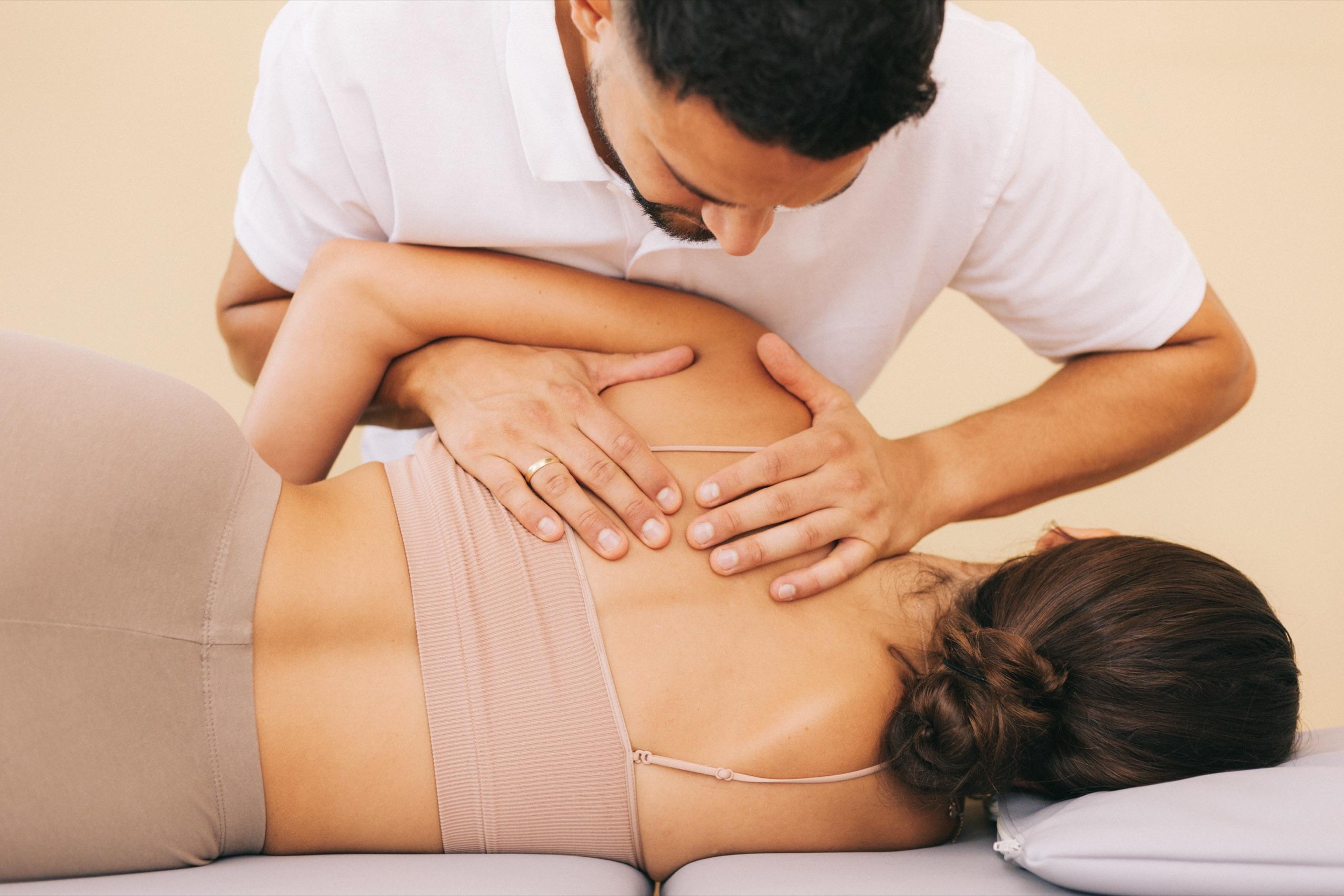 Osteopathische Rückenbehandlung bei chronischen Beschwerden auf Mallorca
